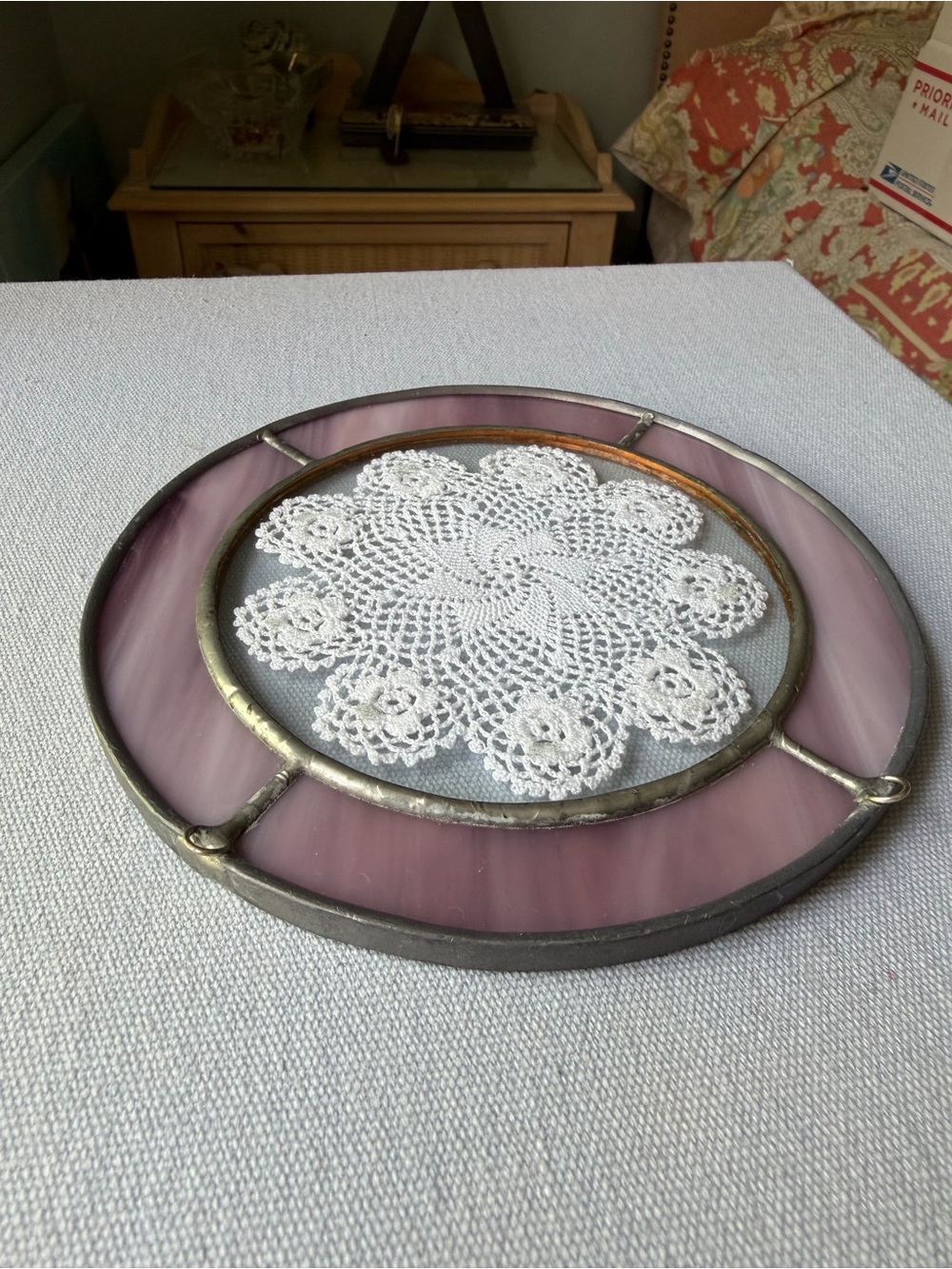 Antique Round Stained Leaded Glass Frame w White Crochet Doily MOTHERS DAY? - Picture 3 of 5